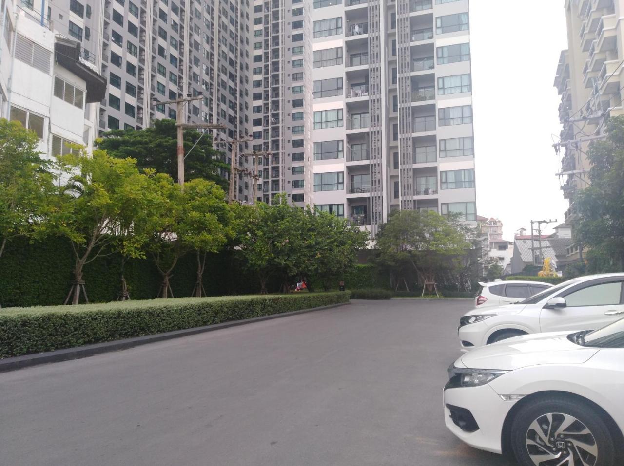 Aparthotel The​ Base​ ​pattaya​ By Ammy
